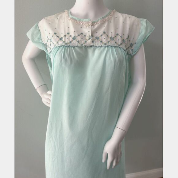 Vintage 60s Baby Blue Embroidered Floral Sleep Dress Night Gown size XL - Picture 3 of 11